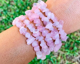 Natural Rose Quartz Chip Gemstone Bracelets Crystal Stretch Bracelets Irregular Chips Stone Bracelet for Man Women Girls