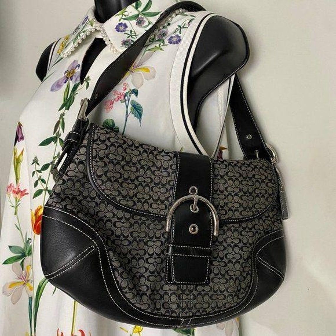 coach medium shoulder bag