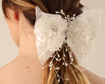 Floral Pearl Bridal Hair Clip - Vintage Wedding Hair Accessories, Boho Hair Vine for a Timeless and Elegant Look