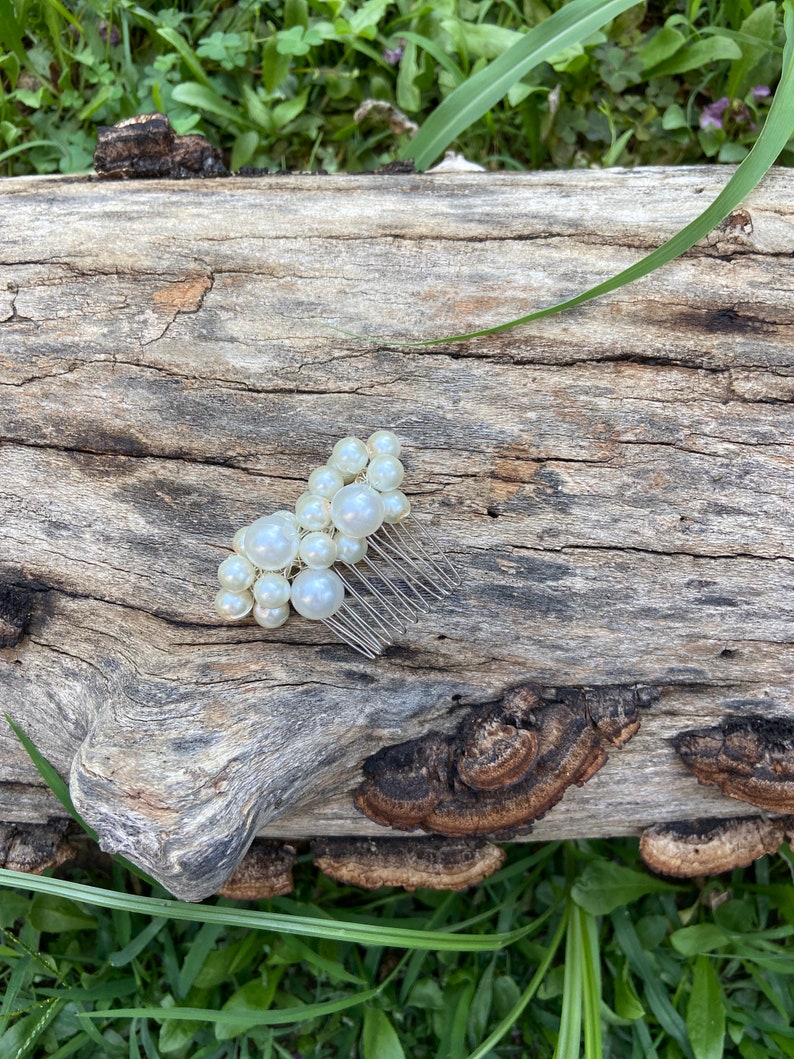 Pearl Bridal Hair Comb, Large Pearls Wedding Comb, Minimalist Pearl Bridal Hair Accessories,Silver Wedding Hair Comb image 6