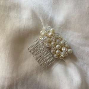 Pearl Wedding Hair Comb, Bridal Hair Piece, Crystal Pearl Hair Accessories, Minimalist Hair Comb, Silver Hair Accessory