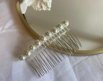 Minimalist pearl hair comb, high quality pearl comb, pearl hair accessories, simple pearl comb, bridal comb, gift for her, mothers day gift