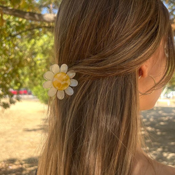 Daisy Flower Hair Claw Clips Barrette Floral Hair  display picture 3