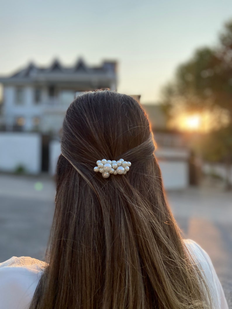 Pearl Bridal Hair Comb, Large Pearls Wedding Comb, Minimalist Pearl Bridal Hair Accessories,Silver Wedding Hair Comb image 1