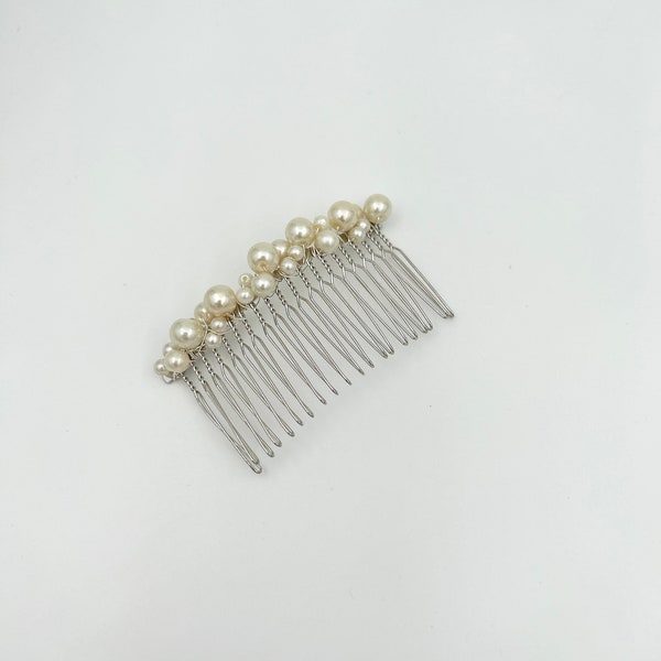 Minimalist wedding pearl bridal hair comb, high quality pearl comb, pearl hair accessories, simple pearl comb, bridal comb, free shipping