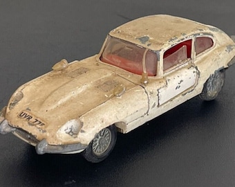 希少 ディンキートイ 131 ジャガー Eタイプ 2+2 英国製 2台セット Vintage Dinky Toys Jaguar E Type 2+2 modello in metallo auto 131