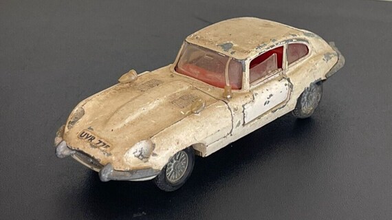 Dinky Toys Jaguar Type E 2+2 vintage en métal, modèle réduit