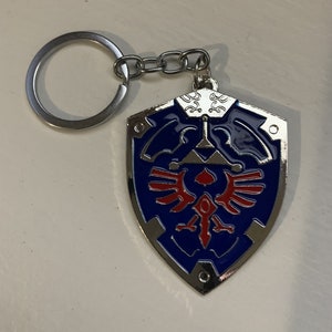 Zelda hylian shield keyring