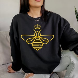 Queen Bee Sweatshirt, Bees T-SQueen Bee Sweatshirt, Bees T-Shirt, Bee Shirt, Vintage Bee Shirt, Beekeeper Shirt, Bee Lover Gifts, Queen Bee