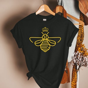 Queen Bee Shirt,Bee Shirt, Bee Shirt, Vintage Bee Shirt, Beekeeper Shirt, Bee Lover Gifts, Be Kind Shirt, Bee T-shirt,Kindness Matters