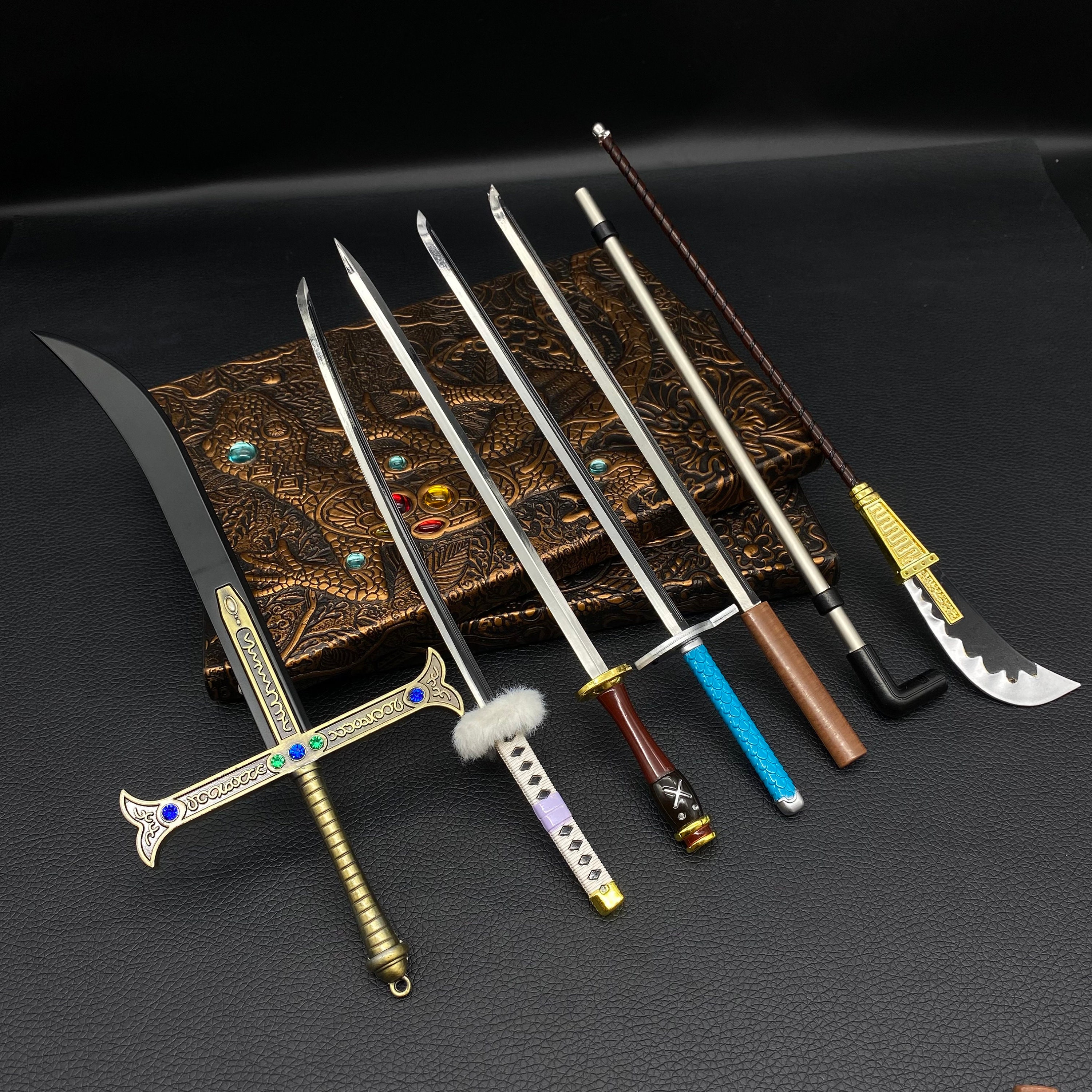 Mihawk Sword Yoru (METAL) – Mini Katana