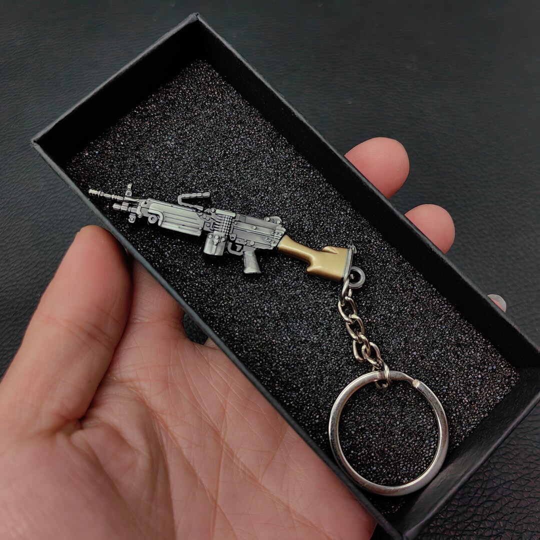 Metal M249 Gun Keychain Tiny M249 Gun Pendant Bucky M249 Machine Gun