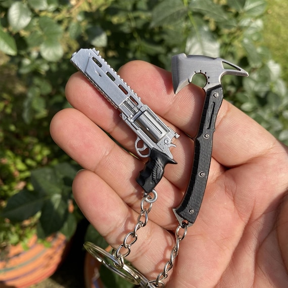 Resident Evil 9 Leon Revolver Metal Pendant Leon Tactical Axe