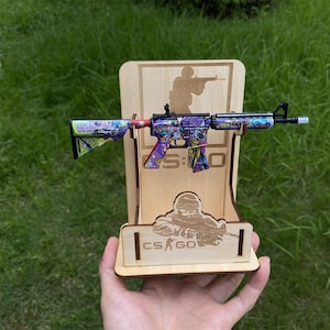 CSGO M4A4 Miniature: In Living Color, Cyberpunk Style, with Wood Stand