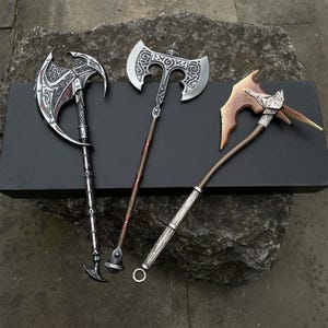 Fantastic Skyrim Battle Axe 3 in 1 Pack 1/6 Scale Steel Viking Giant Axe Daedric War Giant Axe Dragon Bone Great Axe For Display