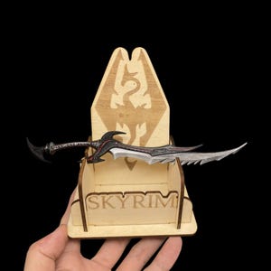 Skyrim Daedric Sword: 1/6 Scale Metal Replica - Gamer Gift