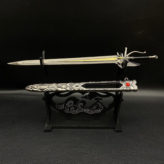 22CM/8.7 Classic Anime Peripheral Hawk Eyes Dracule Mihawk Sword