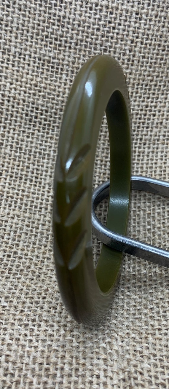 Vintage Army Green Bakelite Bangle, Green Bakelit… - image 4