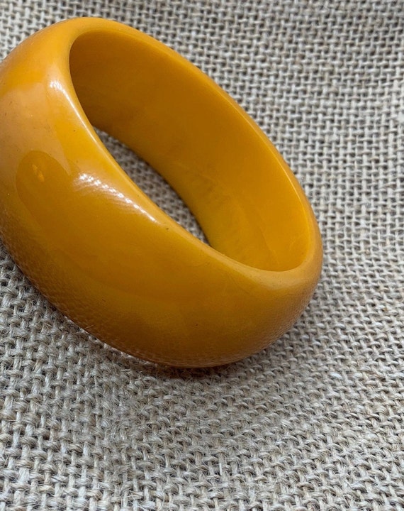 Vintage Bakelite Bangle Bracelet, Yellow Bangle, … - image 3