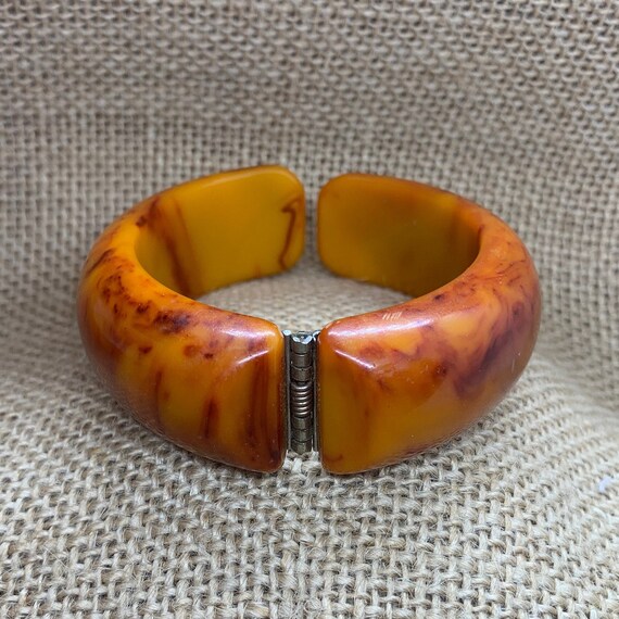 Vintage Bakelite Bracelet, Butterscotch Marble Cl… - image 3