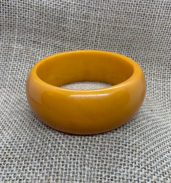 Vintage Bakelite Bangle Bracelet, Yellow Bangle, … - image 1