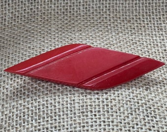 Bakelite Red Rectangular Brooch, Red Carved Bakelite Pin, Bakelite Pin, Vintage Brooch, Birthday Gift for Mom, Wife, Friend, Mother's Day