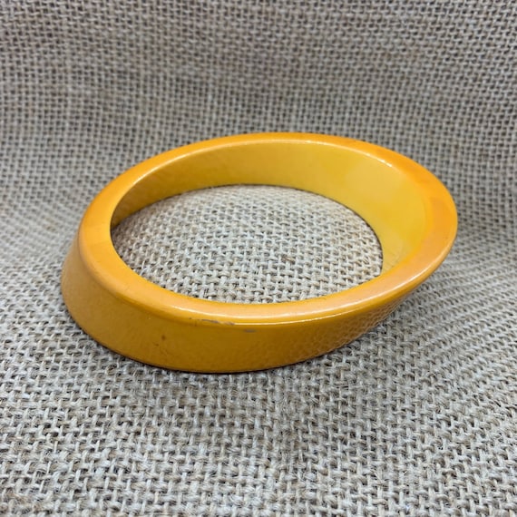 Vintage Bakelite Bangle, Buttercream Bangle, Yell… - image 1