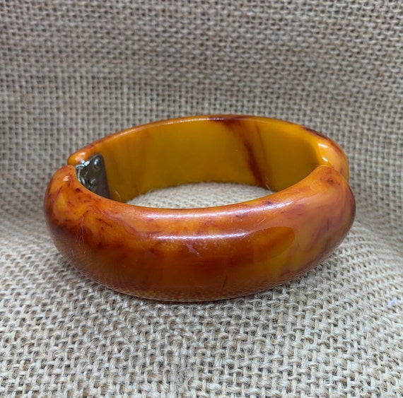 Vintage Bakelite Bracelet, Butterscotch Marble Cl… - image 1