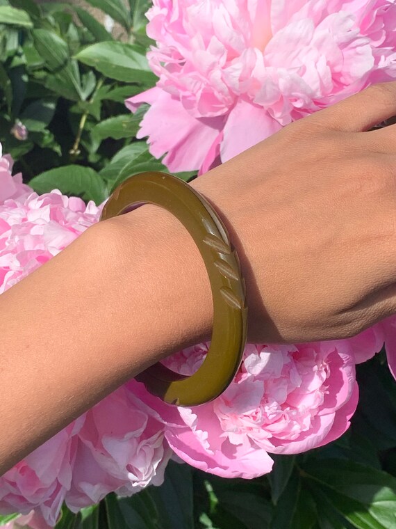 Vintage Army Green Bakelite Bangle, Green Bakelit… - image 7