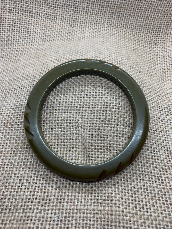 Vintage Army Green Bakelite Bangle, Green Bakelit… - image 2