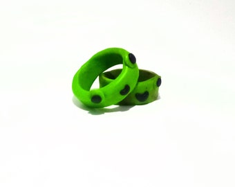 Vintage Polymer Clay Green-tone Banded Floral Patterned Rings