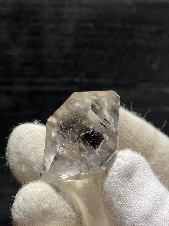 ハーキマーダイヤモンド型水晶 - 両端にセピオライトが入った