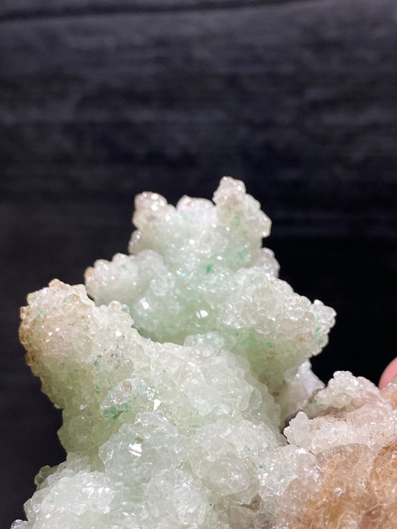 セレナイト ジプサム カナダ産 鉱物標本 セレナイト ジプサム カナダ産 鉱物標本 石膏とセレナイトの白色結晶