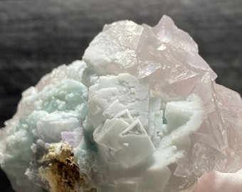 石英上の蛍石 中国黄岡産の石英マトリックス上の蛍石 - Etsy 日本