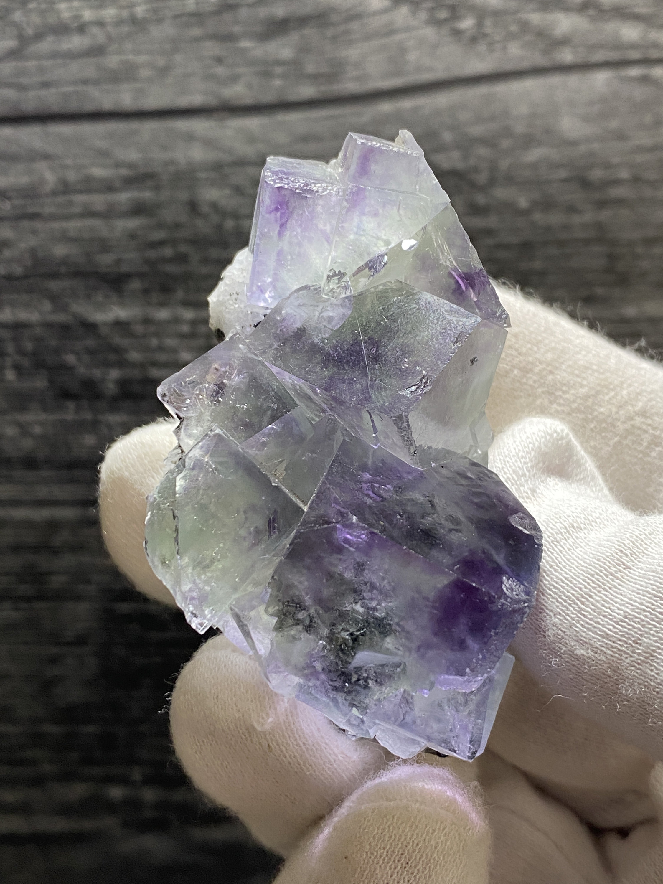 透明で紫色のファントムフローライト標本（浙江省、中国） - Etsy 日本