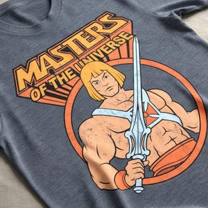 He-Man Sword of Power T-Shirt: Masters of the Universe Graphic Tee Bild 2