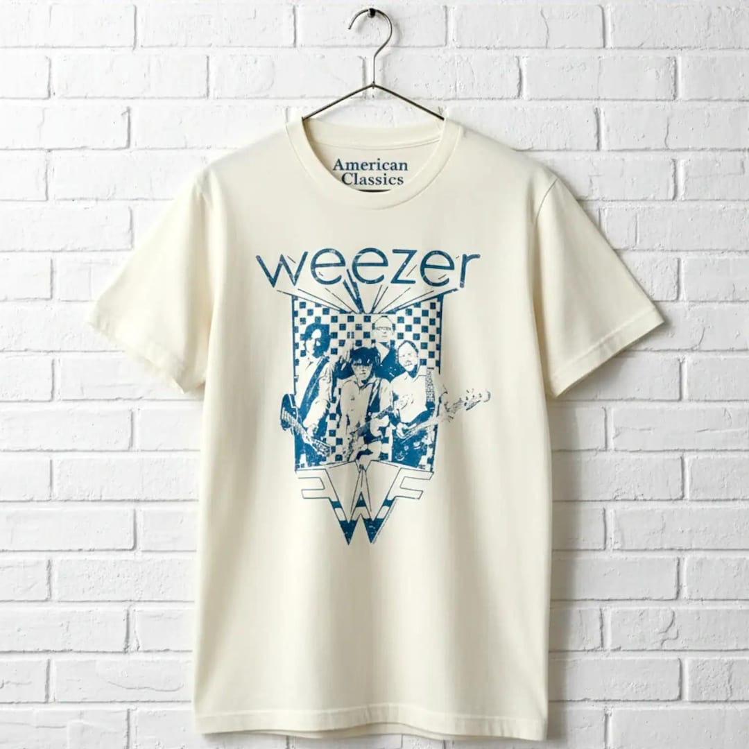Weezer Band T-shirt: Vintage Alt Rock Alternative Music Concert