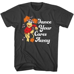 Fraggle Rock T-Shirt Dance Your Cares Away Men&#39;s Graphic Tee 80s Puppet TV Show Shirt Jim Henson Red Muppet Merch Gift For Him