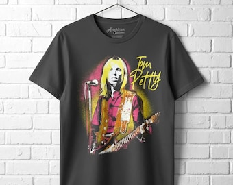 Tom Petty Men's T-Shirt Rocks the Mic Heartbreakers Rock Tees
