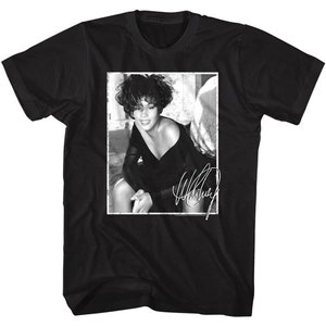 Whitney Houston Men&#39;s T-shirt Signature Style Candid Photo Graphic Tee Pop Concert Merch Vintage Soul Music Gift