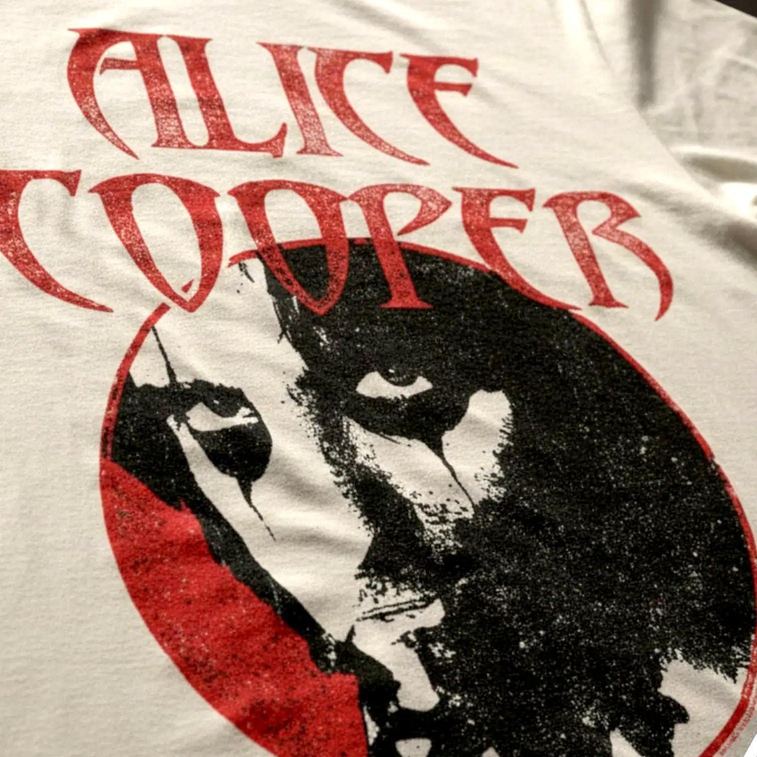 Alice Cooper Shock Rock T-shirt: 70s Concert Graphic Tee, 100 