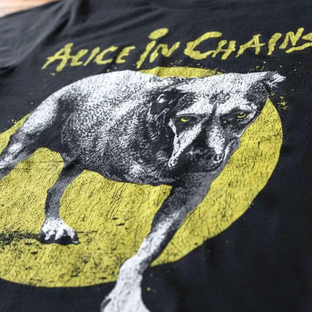 アリス イン チェインズ Tシャツ Alice In Chains 犬 3本足 Alice in Chains Self-titled Three Legged Dog Shirt - Etsy