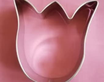Tulip Cookie Cutter 3" Metal