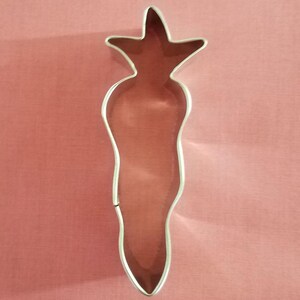 Carrot Cookie Cutter 3&quot; Metal