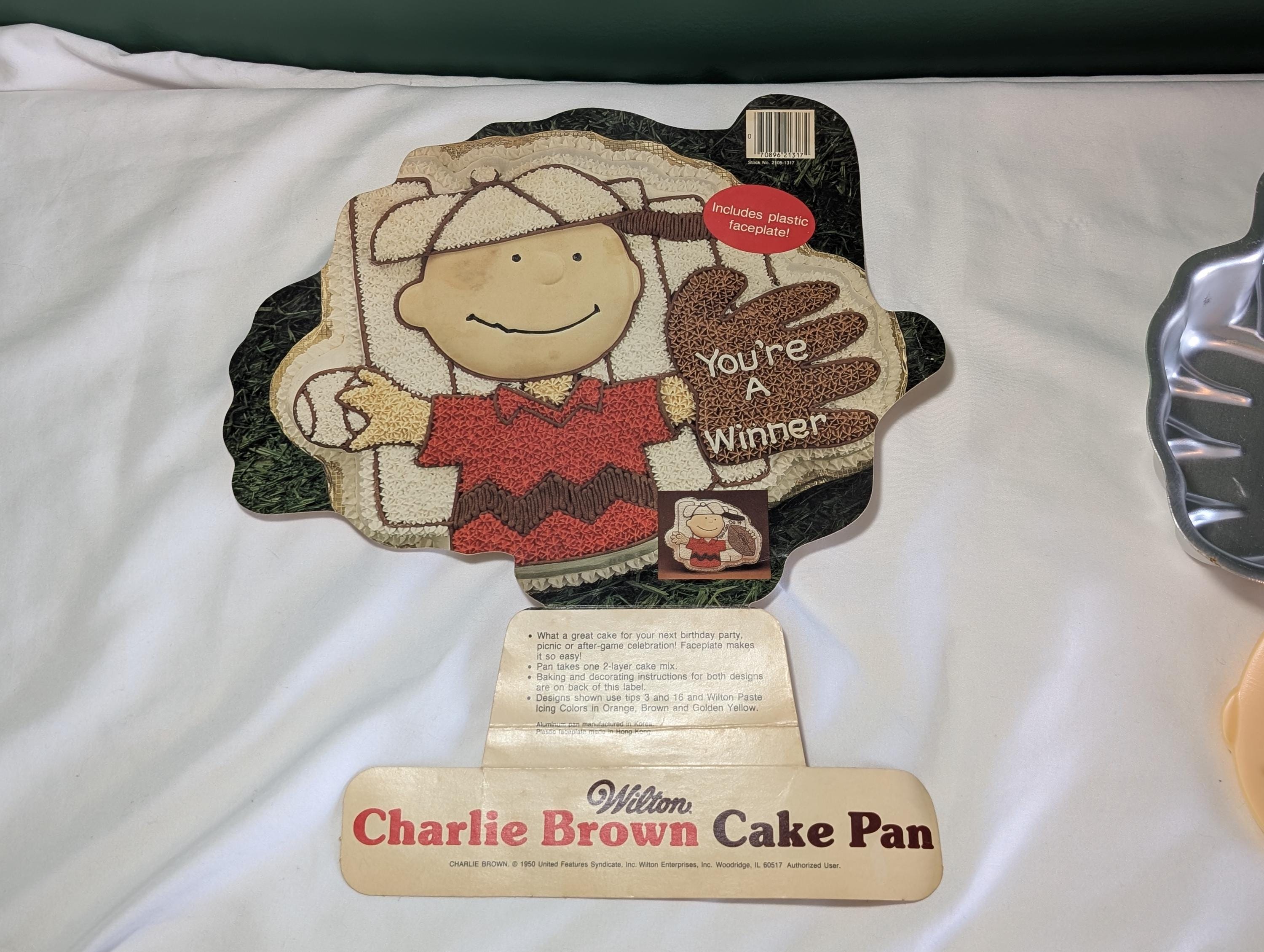 ③ヴィンテージ WILTON ウィルトン ケーキ型 CHARLIE BROWN Vintage 1950s Wilton Peanuts Cake Pan – Snoopy Charlie Brown