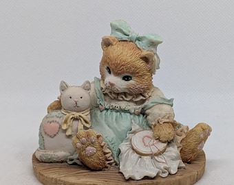 Enesco Calico Cat figurine A friendship is sewn stitch by stitch.