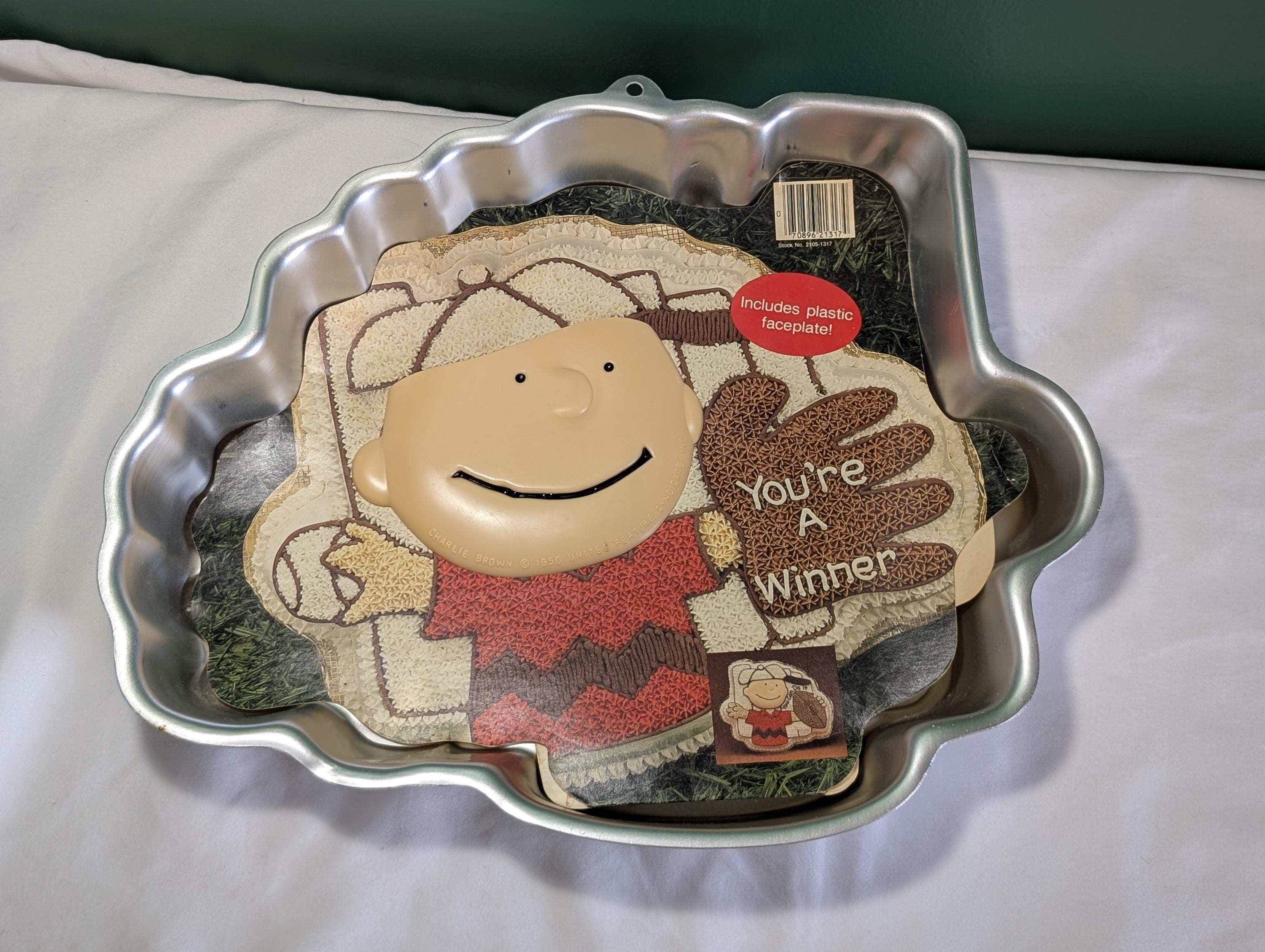 Vintage 1950s Wilton Peanuts Cake Pan – Snoopy Charlie Brown