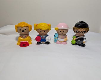 Figurines Playtown Learning Curve - Chien, pom-pom girl, voleur, petite fille - jouets de style vintage