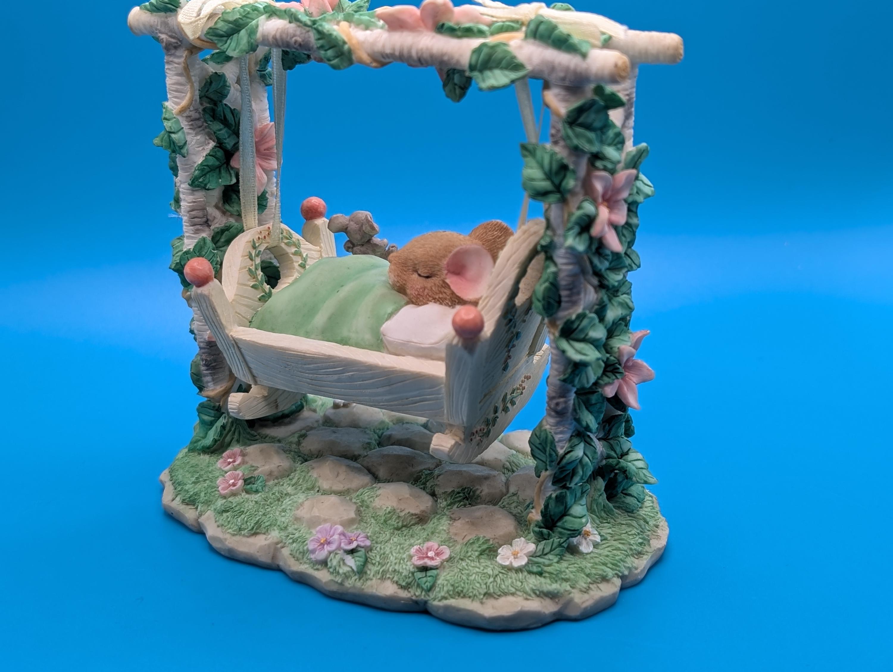 ちびくまcocolilou toybear 【お取置き中】布花 ビオラとすみれ Enesco Rock-a-bye-baby Mouse Tales Figurine by Priscilla Hillman