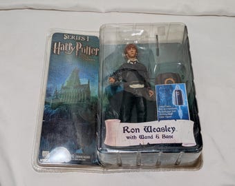 NECA Reel Toys Harry Potter Series 1 Ron Weasley Figure With Wand
